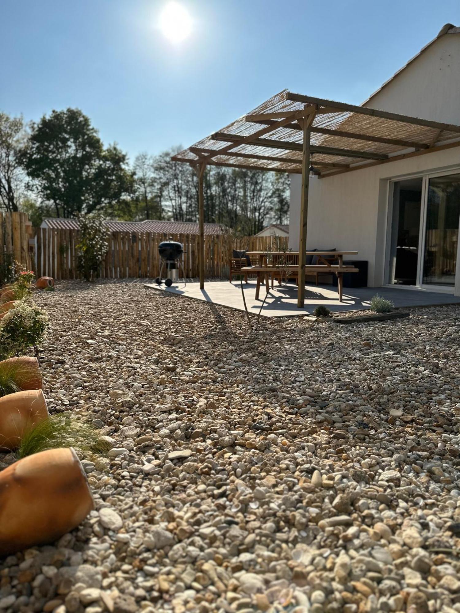 Maison Au Calme Pres Des Plages Poiroux Buitenkant foto