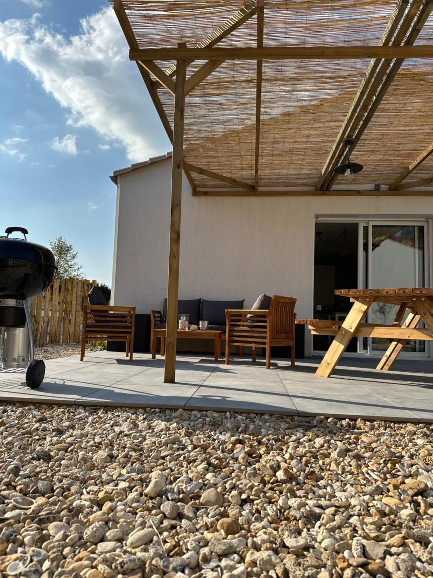 Maison Au Calme Pres Des Plages Poiroux Buitenkant foto